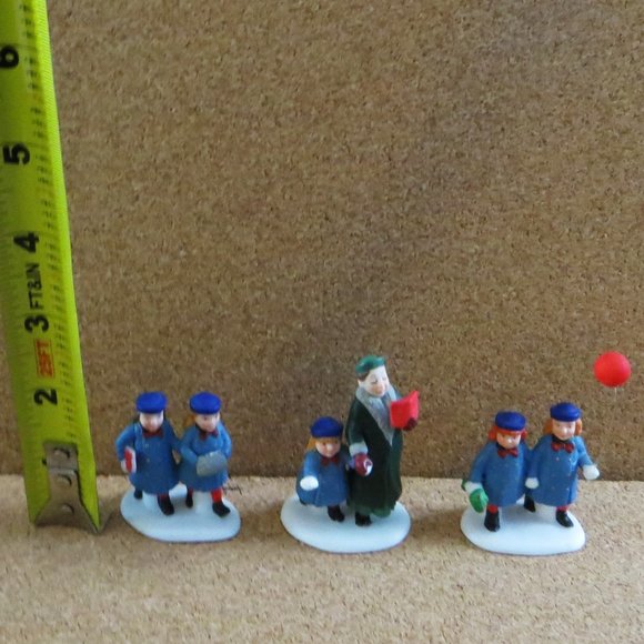 Dept 56 Heritage Village Collection Holiday Field Trip Set Of 3 Figures - Picture 6 of 6